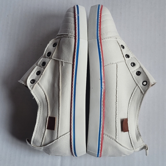 Women's Slip On  Fashion Sneackers - Picture 4 of 12